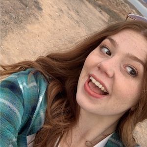 Meet your Posher, Brooke